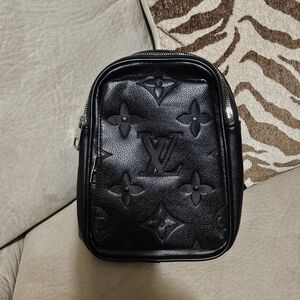 Black Sling/Crossbody Bag